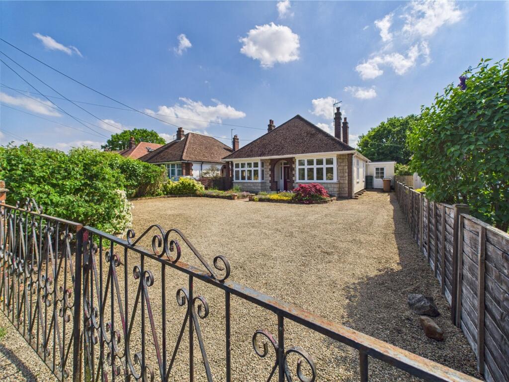 Main image of property: London Road, Milton Common, Thame, Oxfordshire, OX9