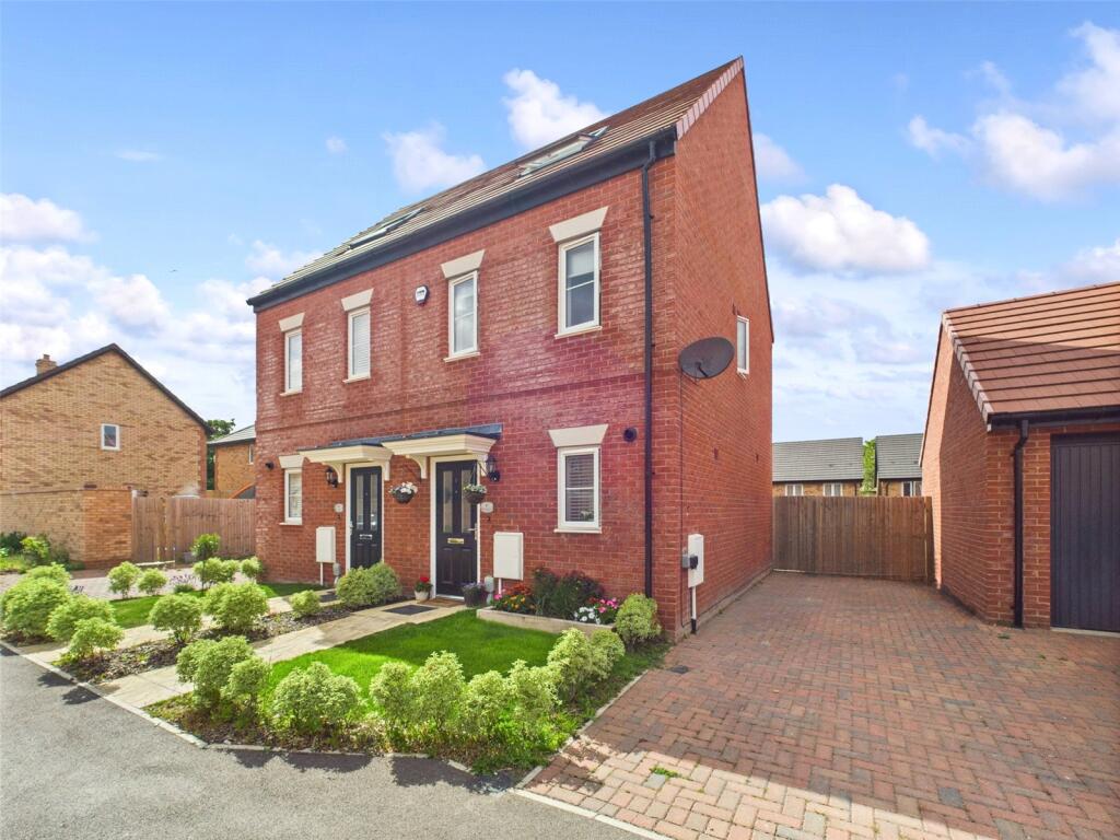Main image of property: Brimstone Road, Chinnor, Oxfordshire, OX39