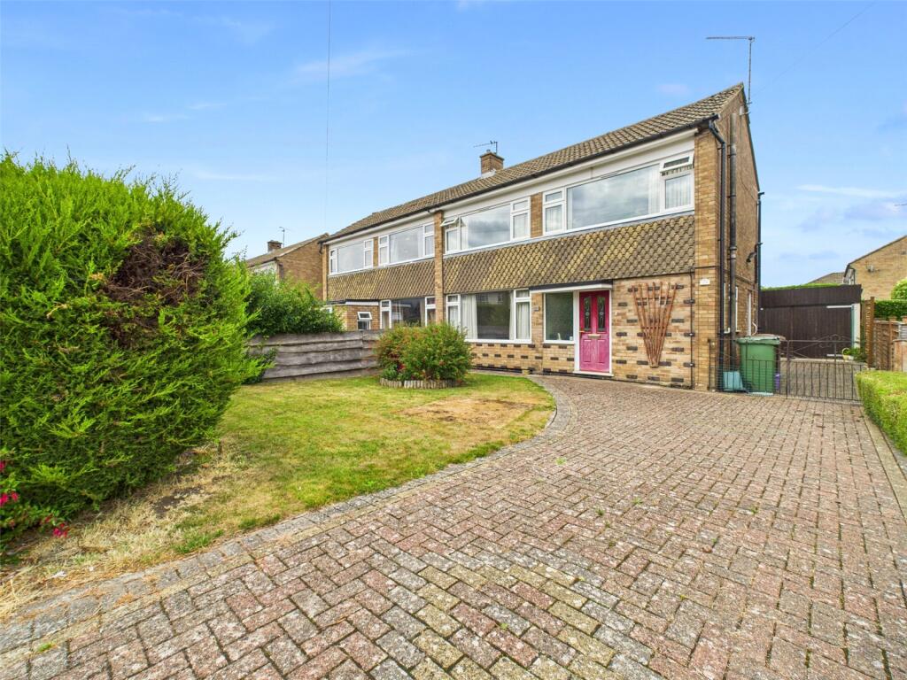Main image of property: Cherry Tree Road, Chinnor, Oxfordshire, OX39
