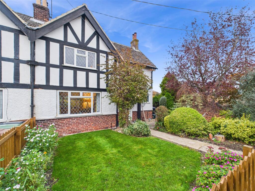 Main image of property: Lime Grove, Chinnor, Oxfordshire, OX39