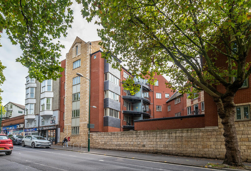 2 bedroom apartment for sale in Park Edge, Barrack Lane, Nottingham , NG7