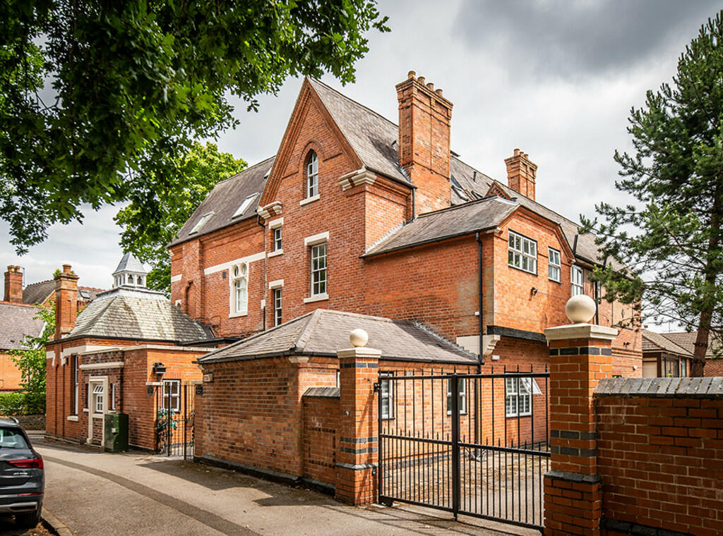 Main image of property: Cavendish Crescent South, Nottingham