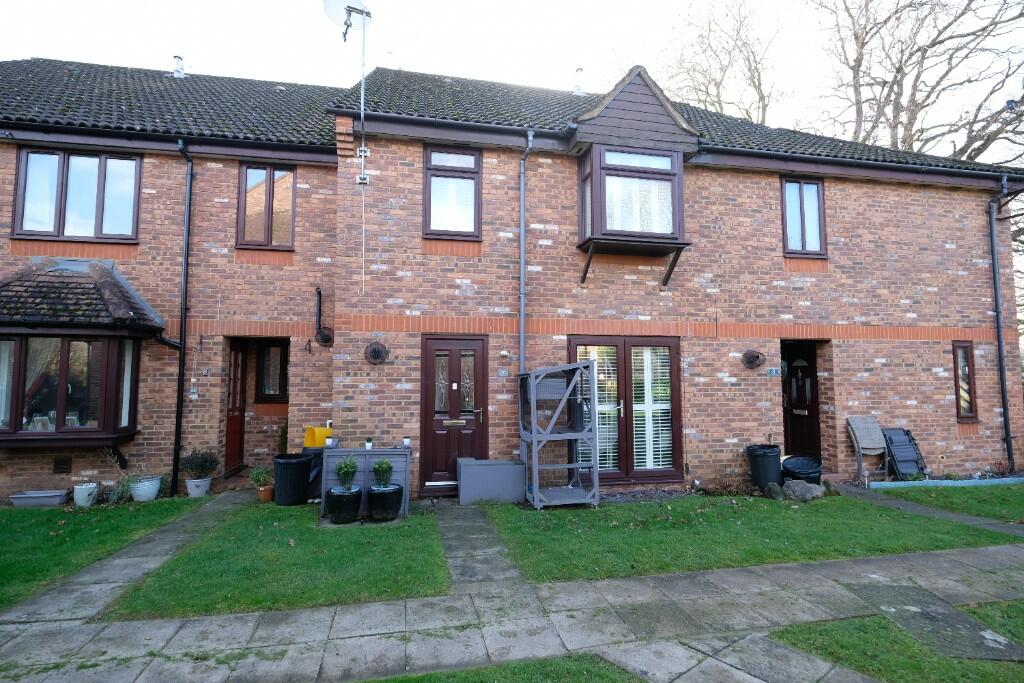 2 bedroom terraced house for sale in Village Mews, Vicarage Road