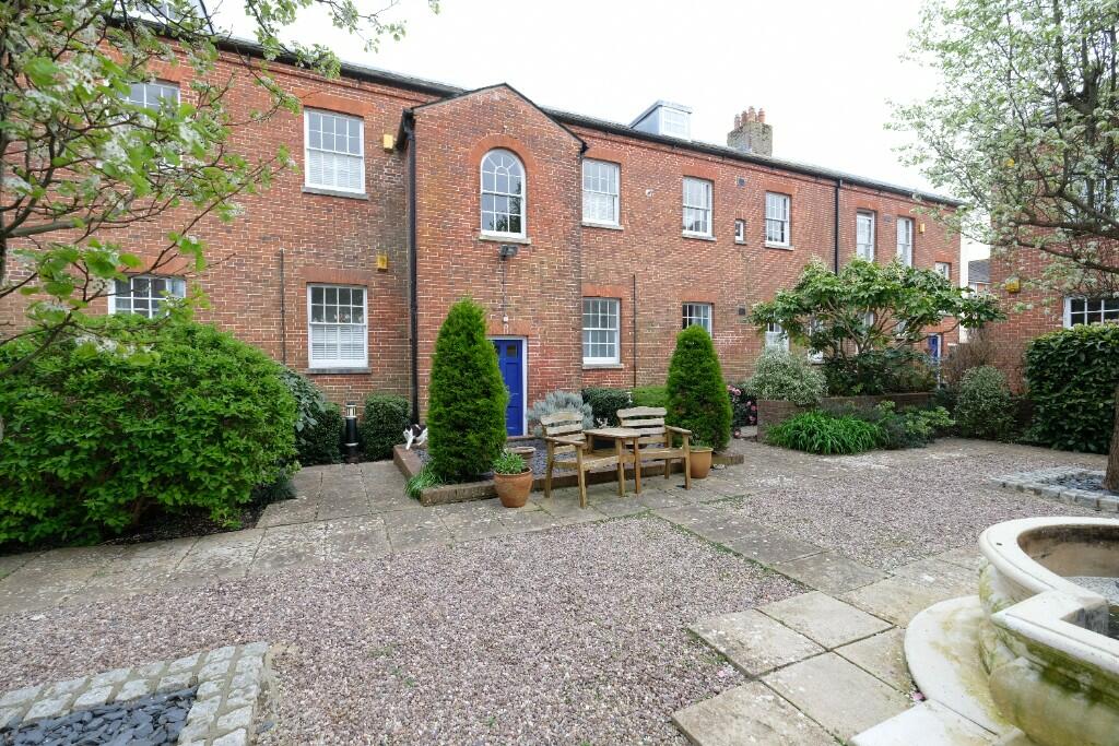 3 bedroom apartment for sale in Frobisher Court, Maritime Avenue, Marchwood, Southampton, SO40