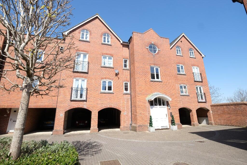 Main image of property: Quayside Walk, Marchwood, Southampton, SO40 4AH