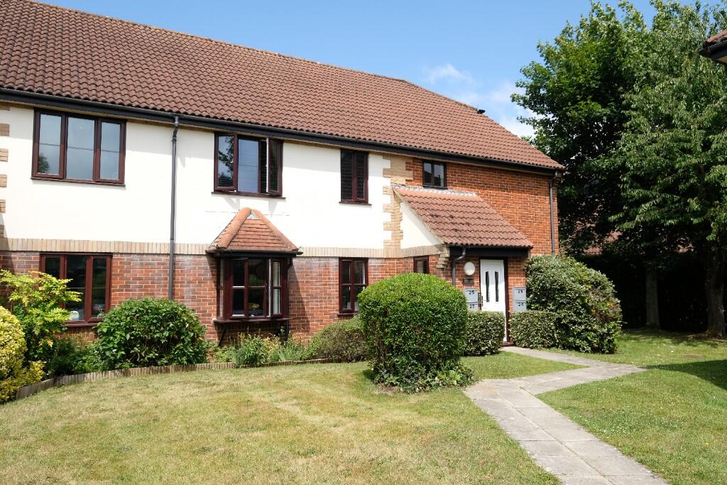 Main image of property: Vicarage Road, Vicarage Road, Marchwood, Southampton, SO40 4SX