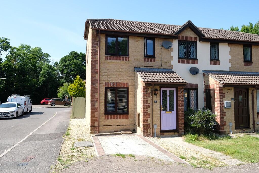 Main image of property: Larkspur Drive, Marchwood, Southampton, SO40 4JX