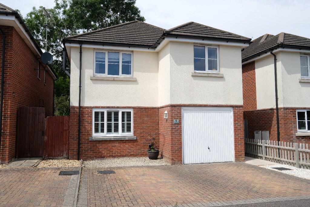 Main image of property: Farrell Fields, Marchwood, Southampton, SO40 4AY