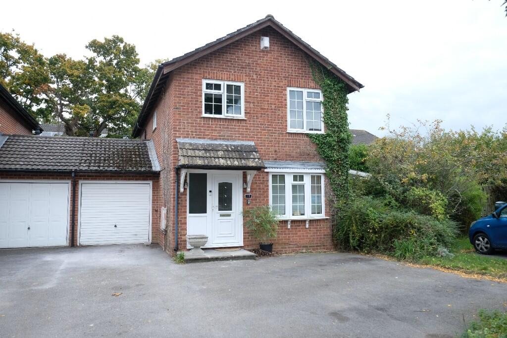 Main image of property: Philpott Drive, Marchwood, Southampton, SO40 4XZ