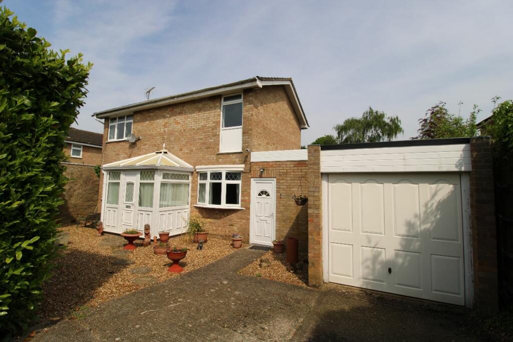3 bedroom detached house for sale in Carey Way, Olney, MK46