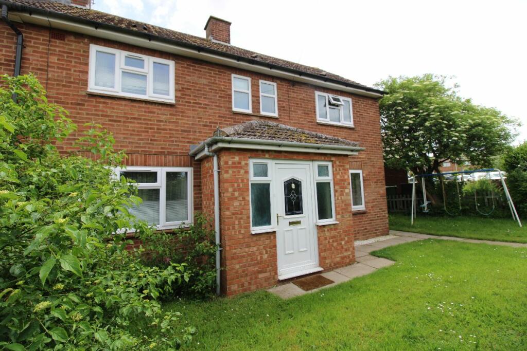 3 bedroom semidetached house for sale in Mill Road, Bozeat