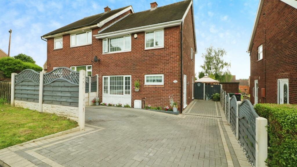 3 bedroom semidetached house for sale in Laudsdale Road, East