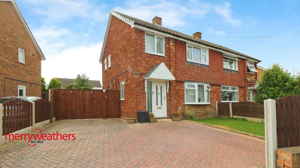 3 bedroom semidetached house for sale in Greenwood Crescent