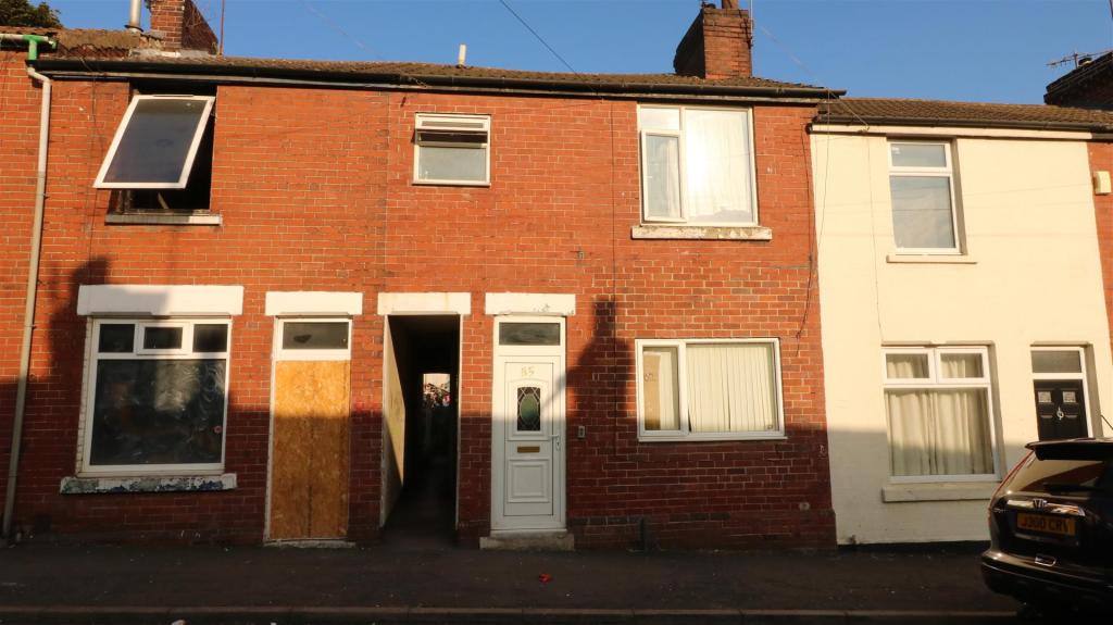 3 bedroom terraced house for sale in Cavendish Road, Ferham, Rotherham, S61