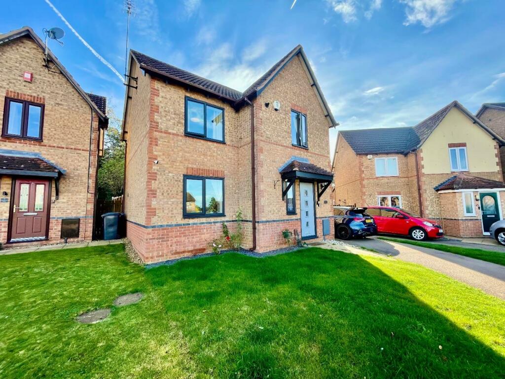 3 bedroom detached house for sale in Stanford Way, East Hunsbury,  Northampton NN4