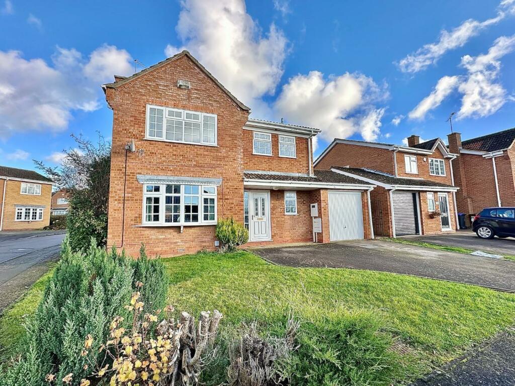 4 bedroom detached house for sale in Rosemoor Drive, East Hunsbury