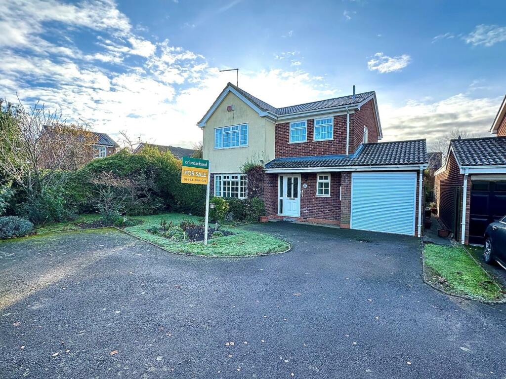 4 bedroom detached house for sale in Rosemoor Drive, East Hunsbury
