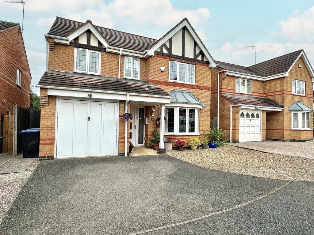 4 bedroom detached house for sale in Riverstone Way, Hunsbury Meadows, Northampton NN4