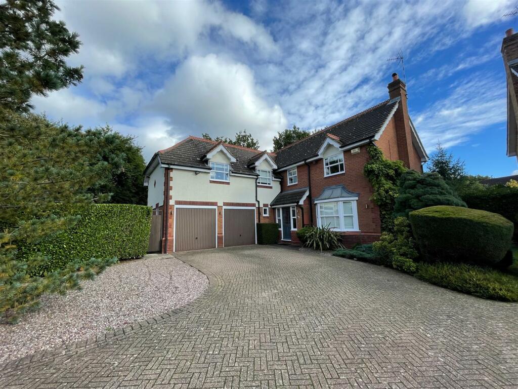 Main image of property: Whitefields Gate, Solihull, West Midlands