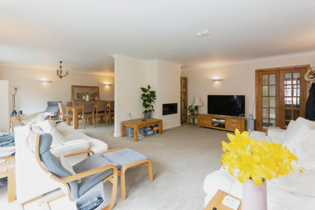 Additional property image - Elm Tree Rise, Hampton-In-Arden, Solihull