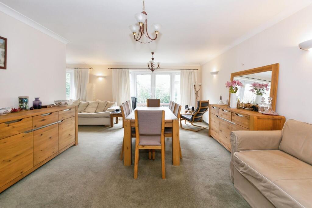 Additional property image - Elm Tree Rise, Hampton-In-Arden, Solihull