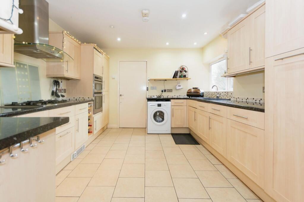 Additional property image - Elm Tree Rise, Hampton-In-Arden, Solihull