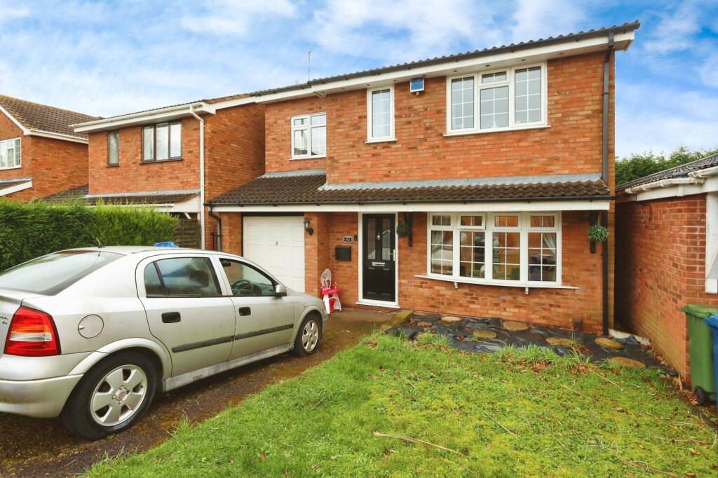 4 bedroom detached house for sale in Loughshaw, Wilnecote, Tamworth, B77