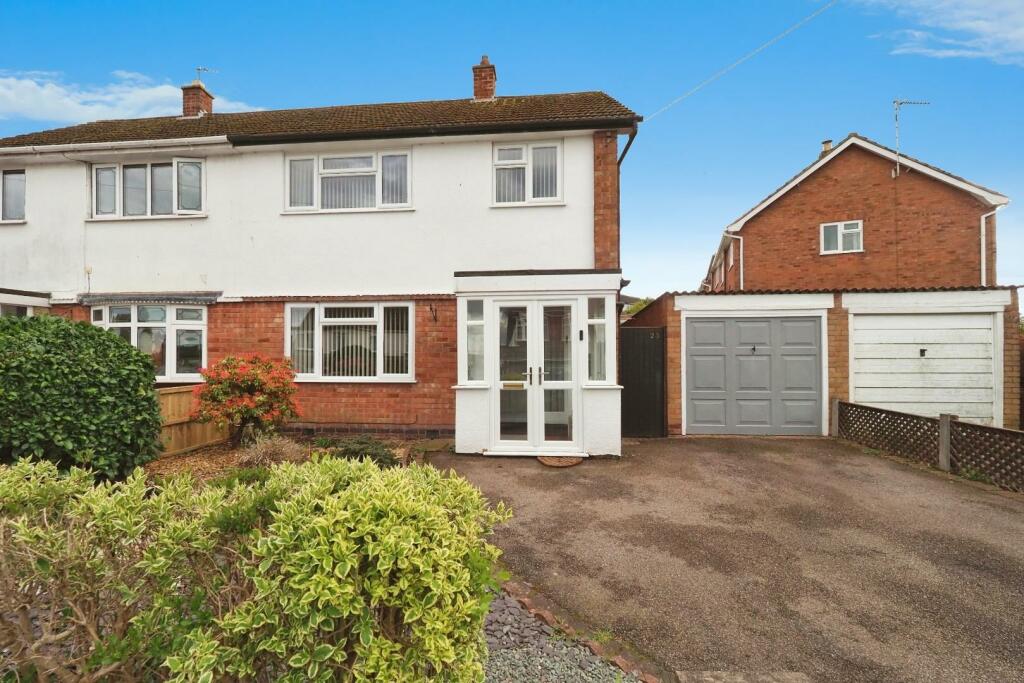 3 bedroom house for sale in Greenhill Close, Dosthill, Tamworth, B77