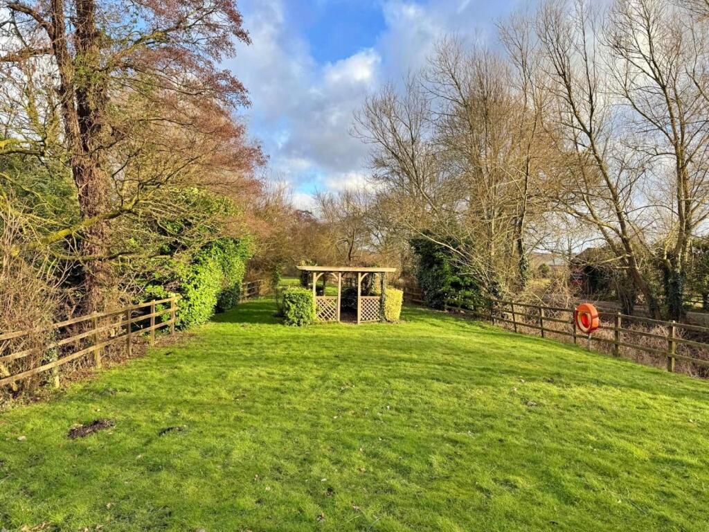 Additional property image - Marina View, Fazeley, Tamworth