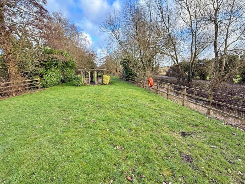Additional property image - Marina View, Fazeley, Tamworth