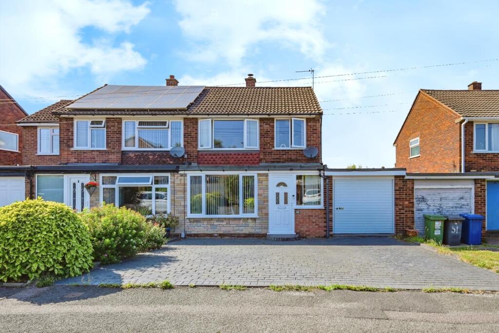 Main image of property: Mildenhall, Tamworth