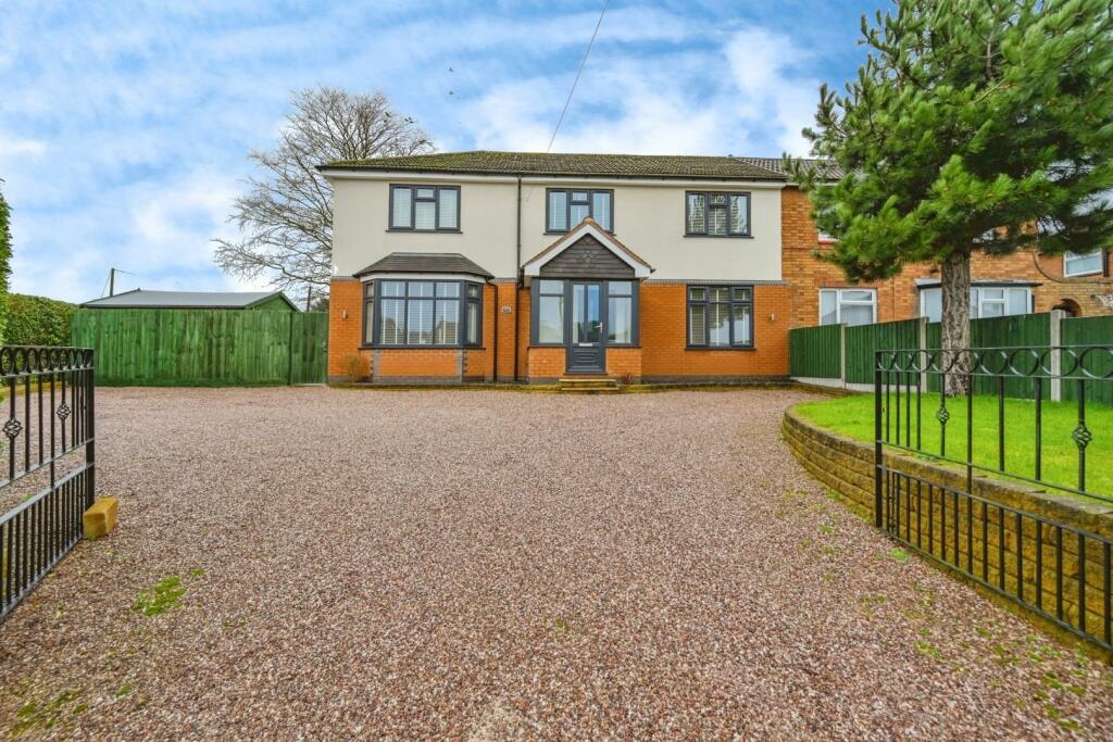 4 bedroom semidetached house for sale in Rugeley Road, Armitage