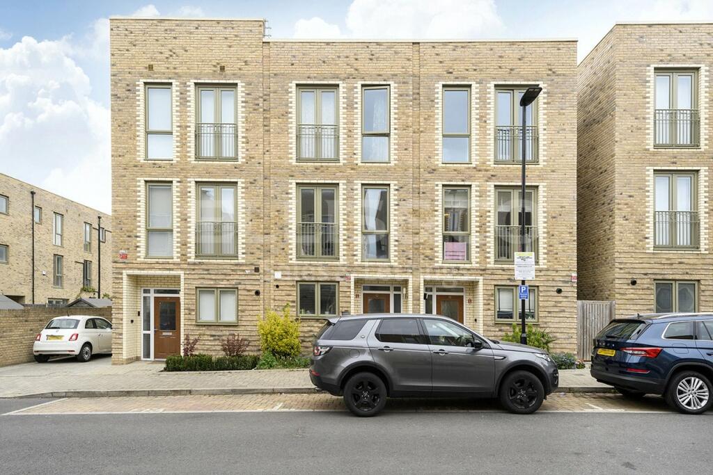 Main image of property: Edgecumbe Avenue, London, NW9