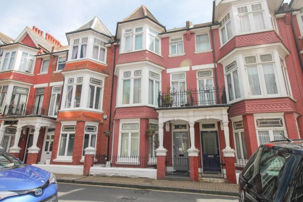 1 bedroom house share for rent in Elms Avenue, Eastbourne, BN21