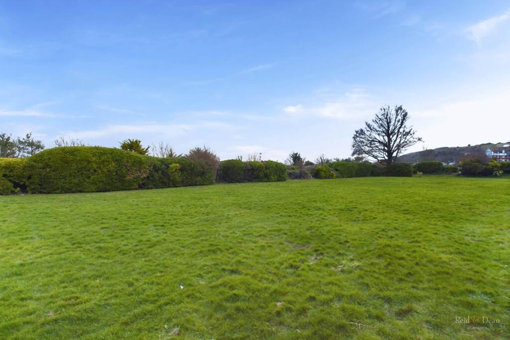 Additional property image - Chatsworth Gardens, Eastbourne