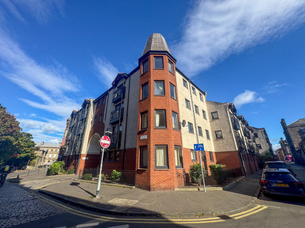 Main image of property: New Bells Court, Edinburgh, EH6