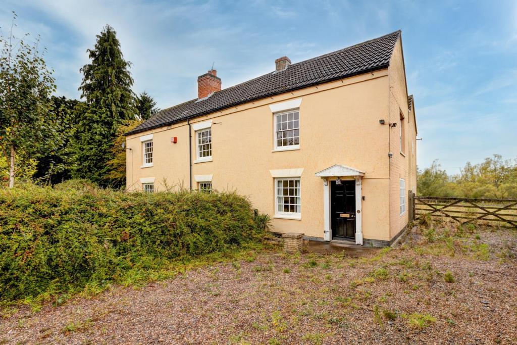 4 bedroom detached house for sale in School Lane, Coleorton, Coalville