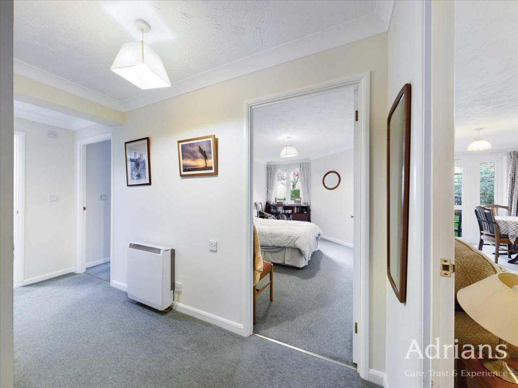 2 bedroom retirement property for sale in Spalding Court, Cedar Avenue