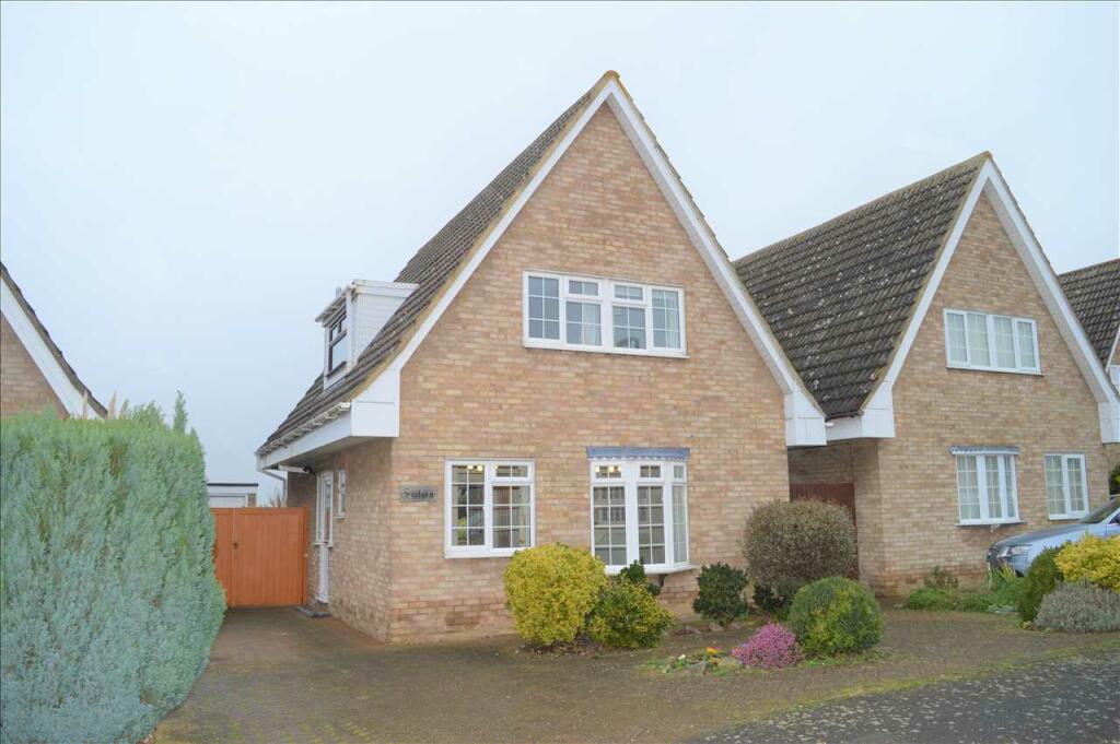 3 bedroom detached house for rent in Mayne Crest, Chelmsford, CM1