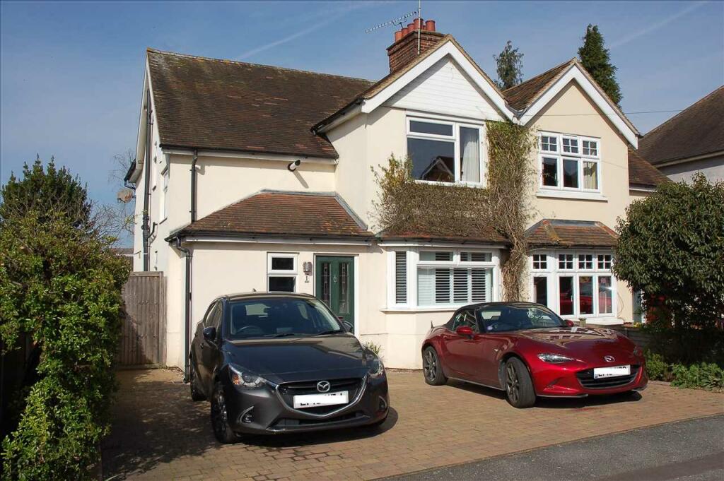 3 bedroom semi-detached house for sale in Queens Road, Chelmsford, CM2