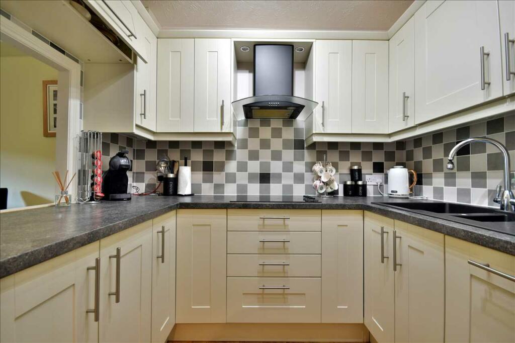 2 bedroom retirement property for sale in Kingfisher Lodge, The Dell, Chelmsford, CM2