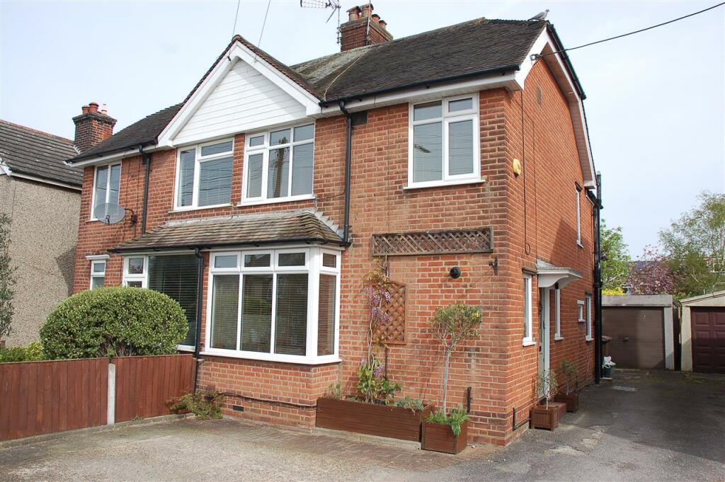 2 bedroom semidetached house for sale in Writtle Road, Chelmsford, CM1