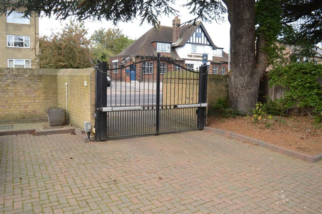 Additional property image - Broomfield Road, Chelmsford