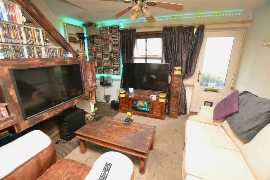 Additional property image - Colyers Reach, Chelmsford