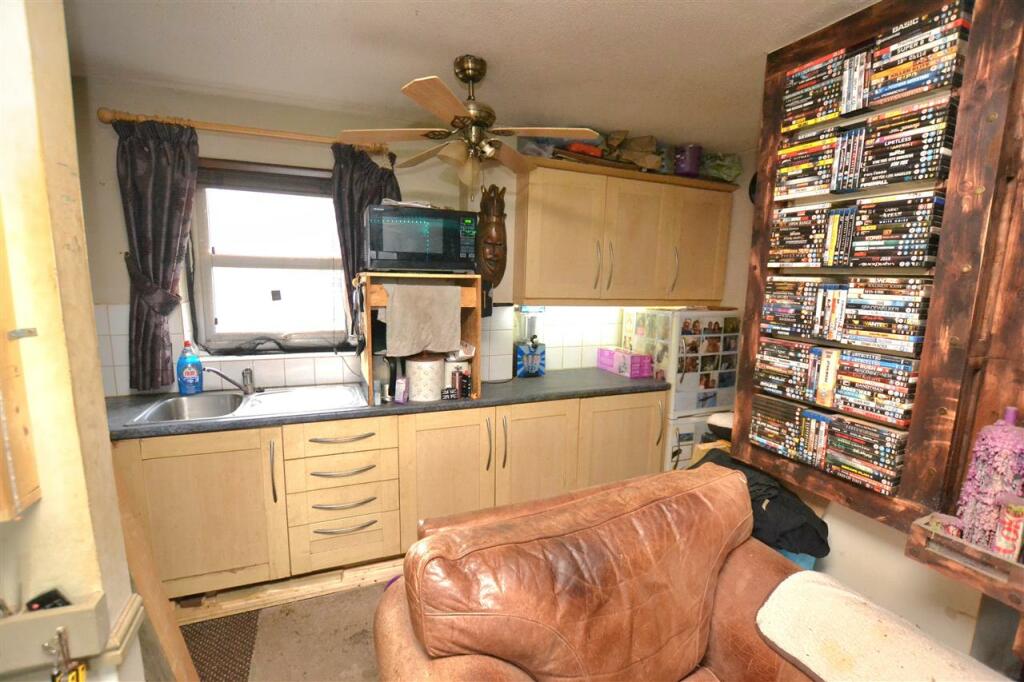 Additional property image - Colyers Reach, Chelmsford