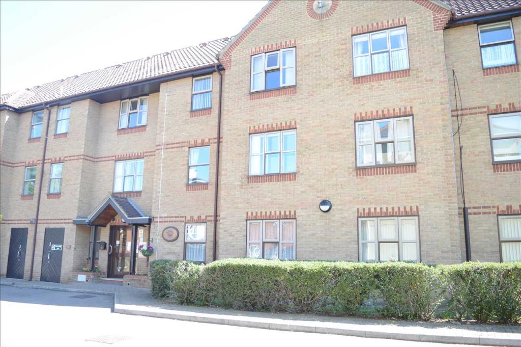 2 bedroom retirement property for sale in Balmoral Court, Springfield Road, Chelmsford, CM2