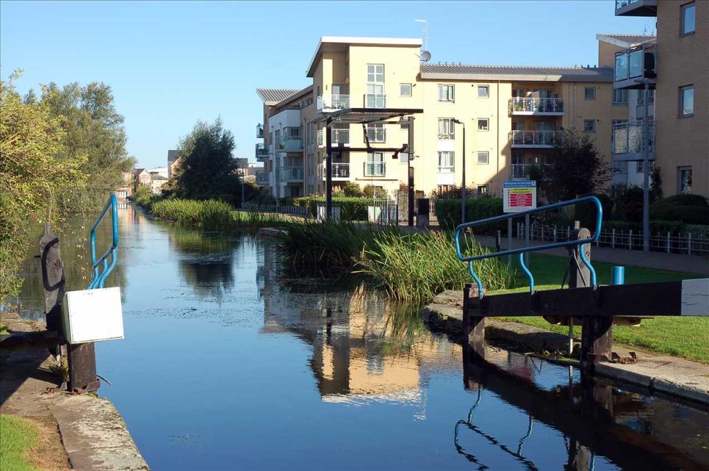 2 bedroom apartment for sale in Lockside Marina, Chelmsford, CM2