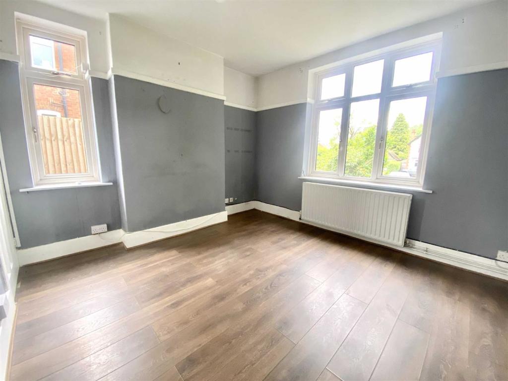 3 bedroom detached house for sale in Shilton Road, Barwell, LE9