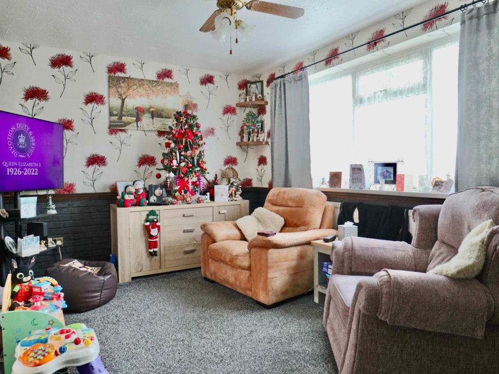 2 bedroom semidetached house for sale in Higham Way, Burbage, Hinckley