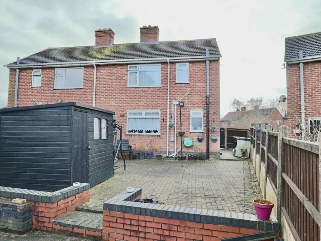 2 bedroom semidetached house for sale in Higham Way, Burbage, Hinckley